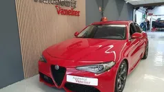 Rood Gebruikt 2018 Alfa Romeo Giulia Veloce Sedan | € 32.995 (Eerlijke prijs)