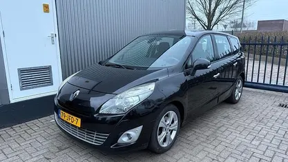 Occasion 2009 Renault Grand Scénic III Dynamique MPV | € 1.995 (Eerlijke prijs)