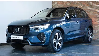 Blauw Gebruikt 2024 Volvo XC60 Plus SUV | € 54.950 (Eerlijke prijs)