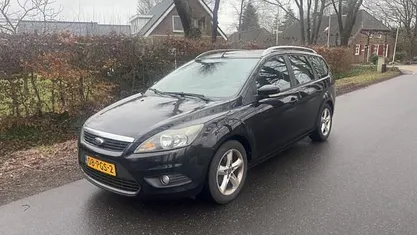 Zwart (metallic) Occasion 2011 Ford Focus Stationwagen | € 1.650 (Eerlijke prijs)