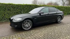 Zwart Gebruikt 2012 BMW 530 Comfort Edition Sedan | € 13.900 (Eerlijke prijs)