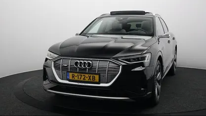 Zwart Gebruikt 2020 Audi e-tron SUV | € 34.845 (Eerlijke prijs)