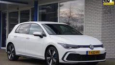 Gebruikt 2020 VW Golf VIII GTE Hatchback | € 28.950 (Eerlijke prijs)