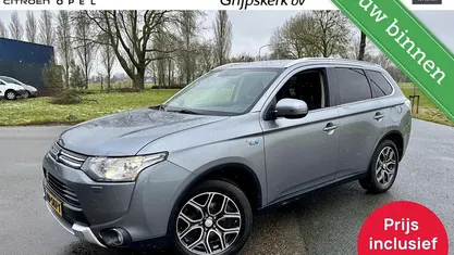 Occasion Mitsubishi Outlander P-HEV Instyle 121 PK (88 kW) 2017 Grijs SUV