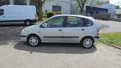 Grijs Gebruikt 2001 Renault Scénic MPV | € 799 (Eerlijke prijs)