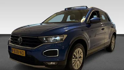 Blauw Occasion 2021 VW T-Roc Business SUV | € 25.490 (Goede deal)