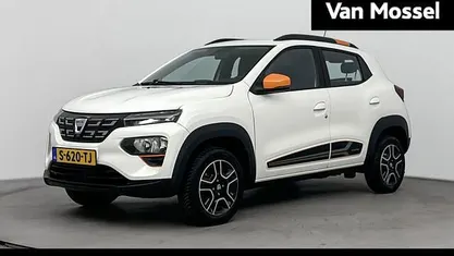 Wit Gebruikt 2022 Dacia Spring Essentiel Hatchback | € 9.940 (Eerlijke prijs)