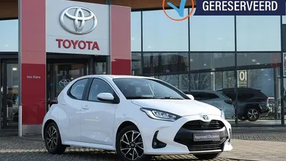 Wit Occasion 2022 Toyota Yaris Hybrid Hatchback | € 17.400 (Eerlijke prijs)