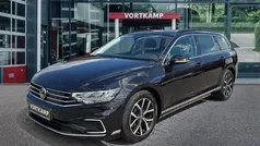 Zwart, metallic lak Gebruikt 2021 VW Passat GTE Stationwagen | € 20.950 (Goede deal)