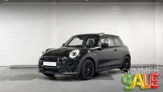 Midnight black (donker zwart) Gebruikt 2022 Mini Cooper Hatchback | € 22.850 (Goede deal)
