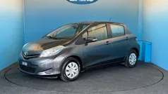 Grijs Gebruikt 2014 Toyota Yaris Hatchback | € 8.485 (Eerlijke prijs)