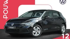 Zwart Gebruikt 2022 VW Golf VIII Life Hatchback | € 21.450 (Eerlijke prijs)