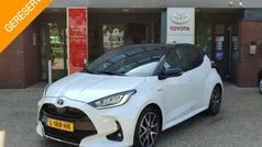 Wit Gebruikt 2021 Toyota Yaris Hybrid Executive Hatchback | € 23.999 (Eerlijke prijs)