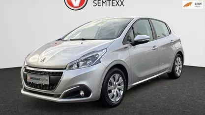 Gebruikt 2018 Peugeot 208 Signature Sky Hatchback | € 9.950 (Eerlijke prijs)