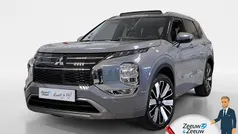 Gebruikt 2025 Mitsubishi Outlander P-HEV Instyle SUV | € 59.245 (Eerlijke prijs)