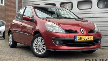 Occasion Renault Clio II Dynamique 89 PK (65 kW) 2006 Rood Hatchback