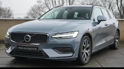 Grijs Gebruikt 2022 Volvo V60 Core Stationwagen | € 31.995 (Goede deal)