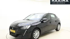 Zwart Gebruikt 2023 Peugeot 208 Active Hatchback | € 18.945 (Eerlijke prijs)