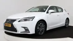 Wit Gebruikt 2019 Lexus CT200h Hatchback | € 21.945 (Eerlijke prijs)