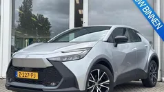 Grijs, metallic lak Gebruikt 2024 Toyota C-HR SUV | € 33.900 (Goede deal)