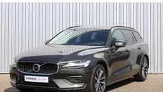 Grijs, metallic lak Gebruikt 2021 Volvo V60 Momentum Stationwagen | € 28.950 (Goede deal)
