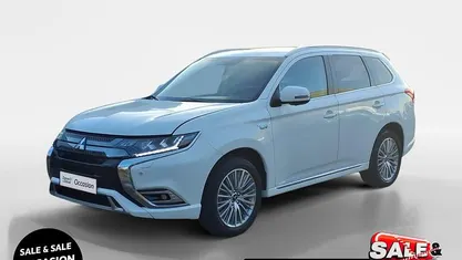 Occasion Mitsubishi Outlander P-HEV Intense+ 68 PK (50 kW) 2020 Polar white SUV