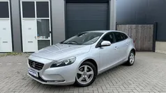 Zilver Gebruikt 2015 Volvo V40 Kinetic Stationwagen | € 9.999 (Goede deal)