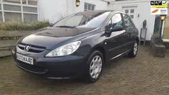 Zwart Gebruikt 2001 Peugeot 307 Hatchback | € 1.950 (Eerlijke prijs)