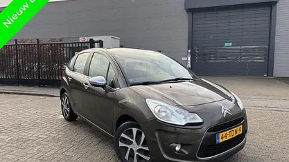 Bruin (metallic) Gebruikt 2012 Citroën C3 Hatchback | € 2.699 (Eerlijke prijs)