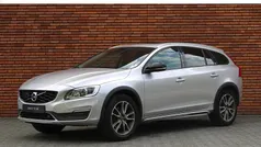 Grijs Gebruikt 2018 Volvo V60 CC Stationwagen | € 22.950 (Eerlijke prijs)