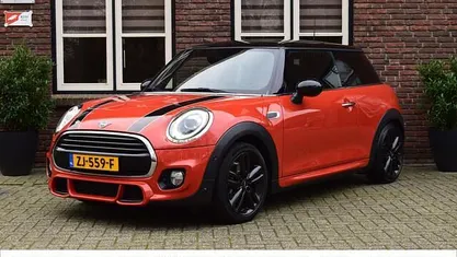 Oranje Occasion 2019 Mini John Cooper Works Hatchback | € 17.899 (Goede deal)