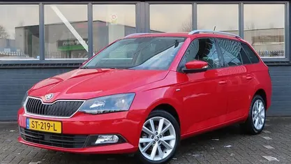 Rood Occasion 2018 Skoda Fabia Clever Stationwagen | € 6.950 (Goede deal)