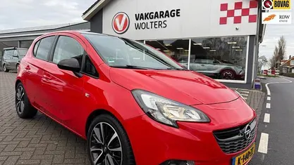 Rood (metallic) Gebruikt 2018 Opel Corsa Edition Hatchback | € 12.950 (Eerlijke prijs)