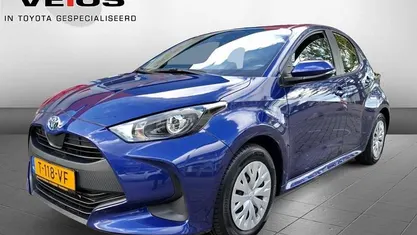 Blauw Gebruikt 2023 Toyota Yaris Hybrid Active Hatchback | € 21.500 (Eerlijke prijs)