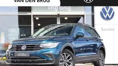 Blauw, metallic lak Gebruikt 2022 VW Tiguan Life SUV | € 33.950 (Eerlijke prijs)