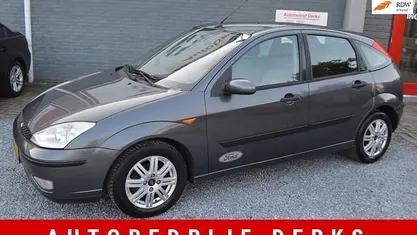 Occasion Ford Focus Futura 101 PK (74 kW) 2004 Grijs Hatchback