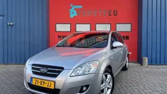 Grijs, metallic lak Gebruikt 2007 Kia Ceed Hatchback | € 3.450 (Eerlijke prijs)