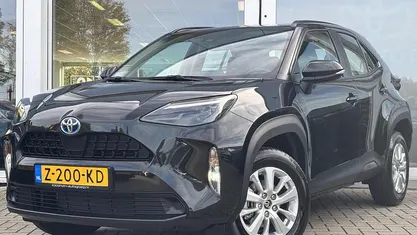 Zwart Gebruikt 2024 Toyota Yaris Cross Active SUV | € 28.400 (Eerlijke prijs)