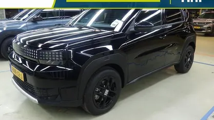 Zwart Nieuw 2025 Fiat Grande Panda Icon Hatchback | € 25.835 (Eerlijke prijs)