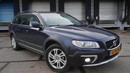 Blauw Gebruikt 2015 Volvo XC70 Summum Stationwagen | € 12.495 (Eerlijke prijs)