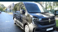 Noir nacré nv676 (zwart metallic) Nieuw 2024 Renault Master Van | € 31.990 (Super prijs)