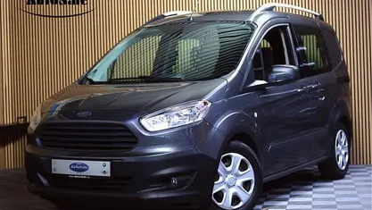 Grijs (metallic) Gebruikt 2018 Ford Tourneo Courier Titanium MPV | € 13.444 (Eerlijke prijs)