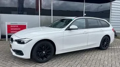 Wit Gebruikt 2016 BMW 318 Executive Stationwagen | € 18.950 (Eerlijke prijs)