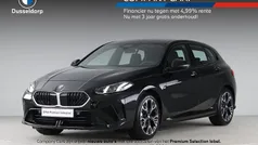 Saphirschwarz metallic (donker zwart metallic) Gebruikt 2025 BMW 120 Comfort Edition Hatchback | € 36.450 (Eerlijke prijs)