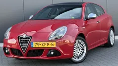 Rood Gebruikt 2012 Alfa Romeo Giulietta Distinctive Hatchback | € 8.995 (Goede deal)