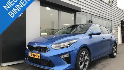 Blauw Gebruikt 2018 Kia Ceed Hatchback | € 17.350 (Eerlijke prijs)