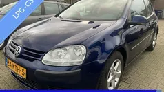 Blauw Gebruikt 2005 VW Golf IV Hatchback | € 1.999 (Eerlijke prijs)