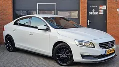 Wit Gebruikt 2017 Volvo S60 Dynamic Sedan | € 15.950 (Eerlijke prijs)