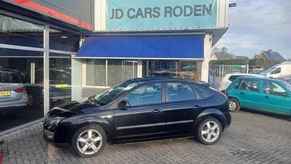 Gebruikt 2006 Ford Focus Ambiente Hatchback | € 1.175 (Eerlijke prijs)