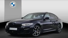 Zwart Gebruikt 2022 BMW 545e Comfort Edition Sedan | € 53.900 (Eerlijke prijs)